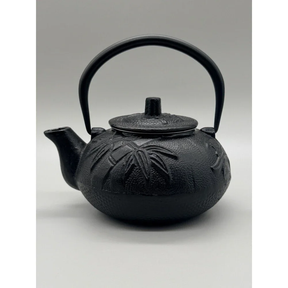 Japanese Cast Iron Teapot Tetsubin with Infuser - Bamboo & Cherry Blossom 14oz